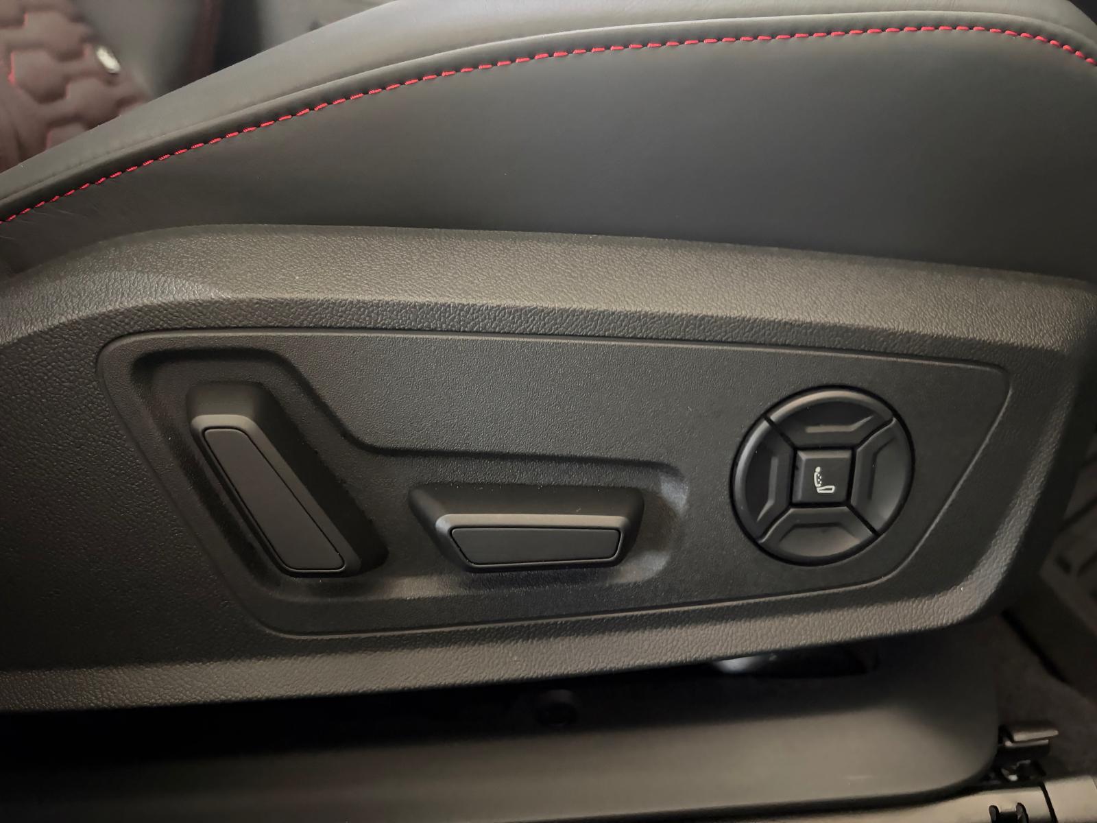 AUDI RS 5 Avant TFSI 470 kW Tiptronic quattro *Pack RS *Attelage*-image-11
