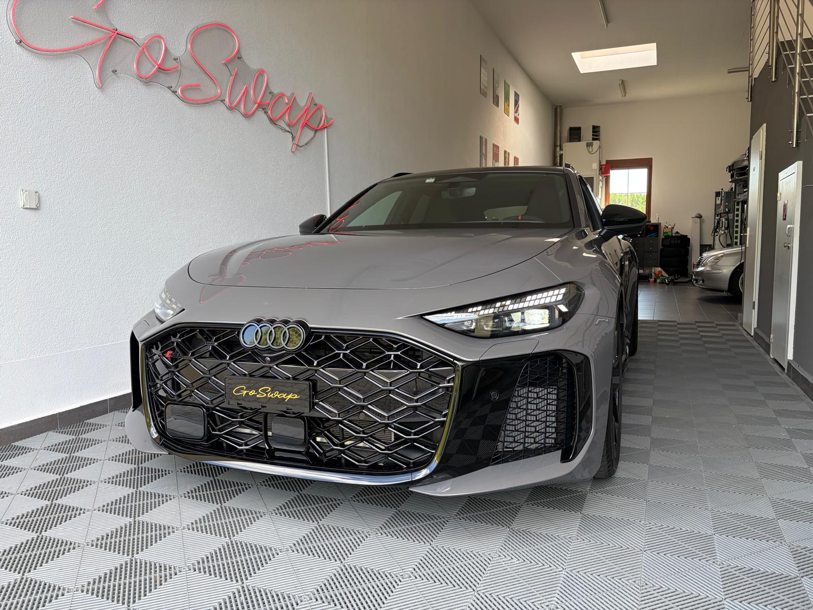 AUDI RS 5 Avant TFSI 470 kW Tiptronic quattro *Pack RS *Attelage*-showroom-element-1