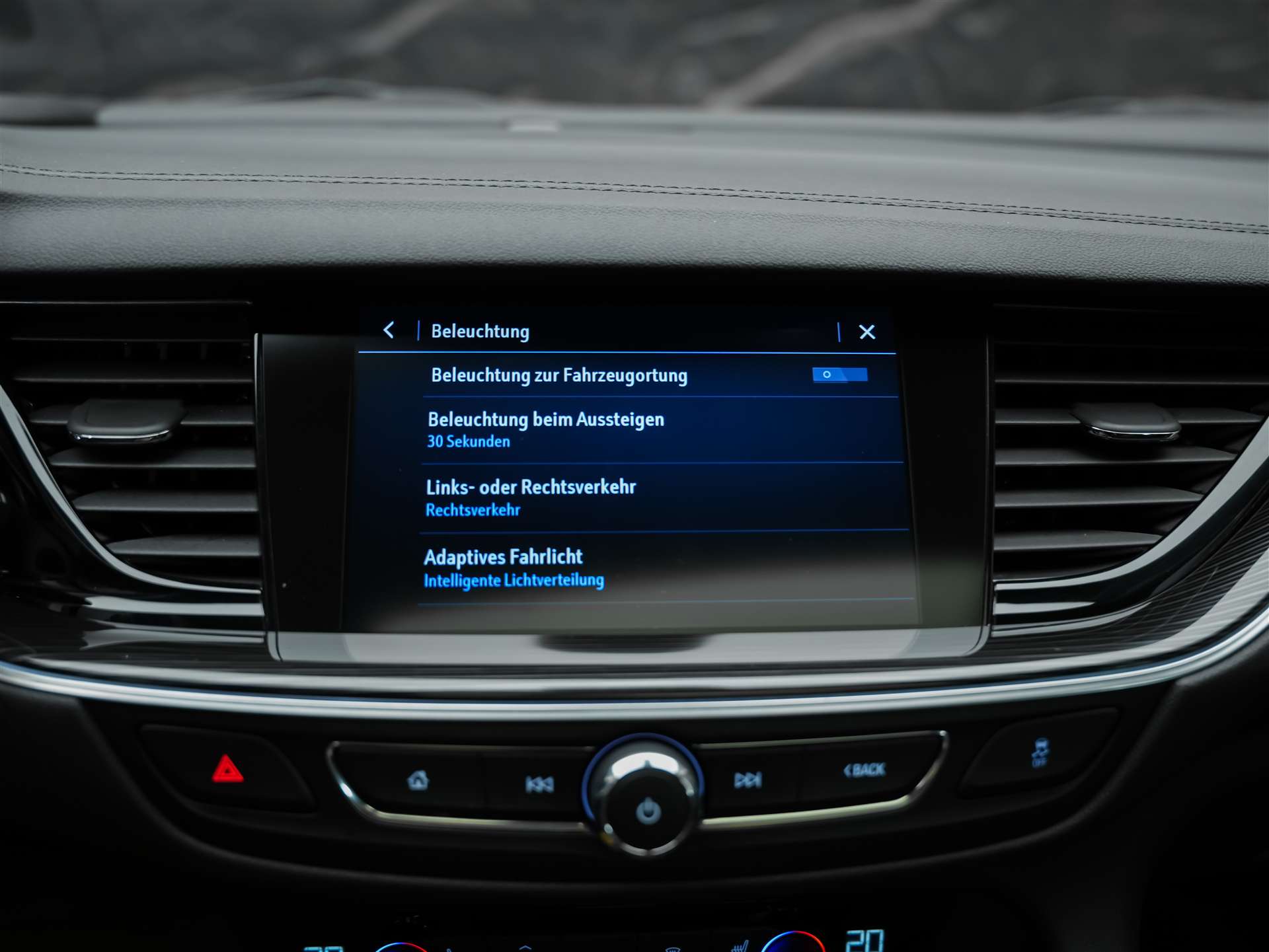 OPEL Insignia 2.0 BiDTI Sports Tourer Excellence 4WD A. *Panorama*Matrix-LED*Head_up*Lenkradheizung*-image-36