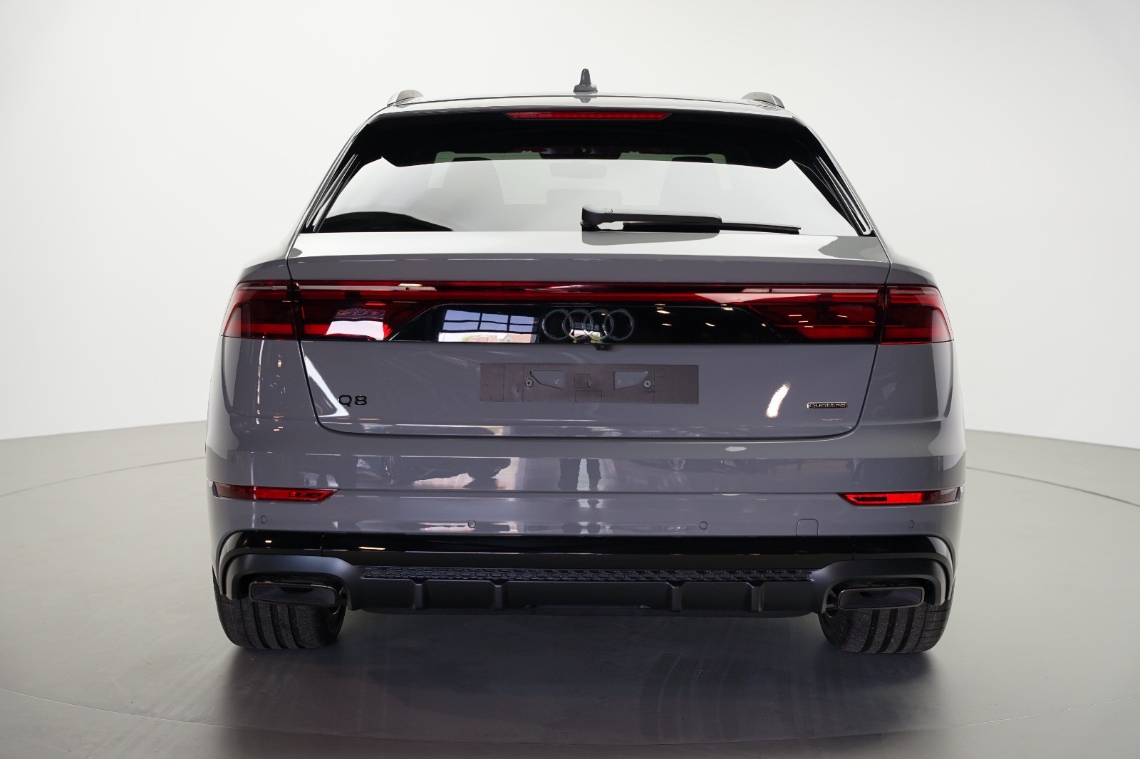 AUDI Q8 SUV TFSI e quattro 360 kW tiptronic-showroom-element-3