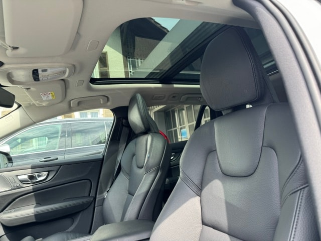 VOLVO V60 2.0 B4 Plus Dark-image-7