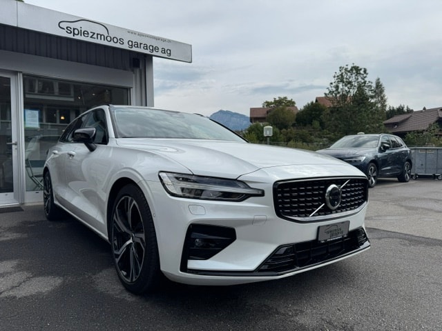 VOLVO V60 2.0 B4 Plus Dark