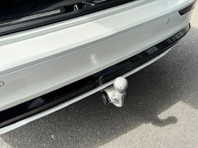 VOLVO V60 2.0 B4 Plus Dark-image-12