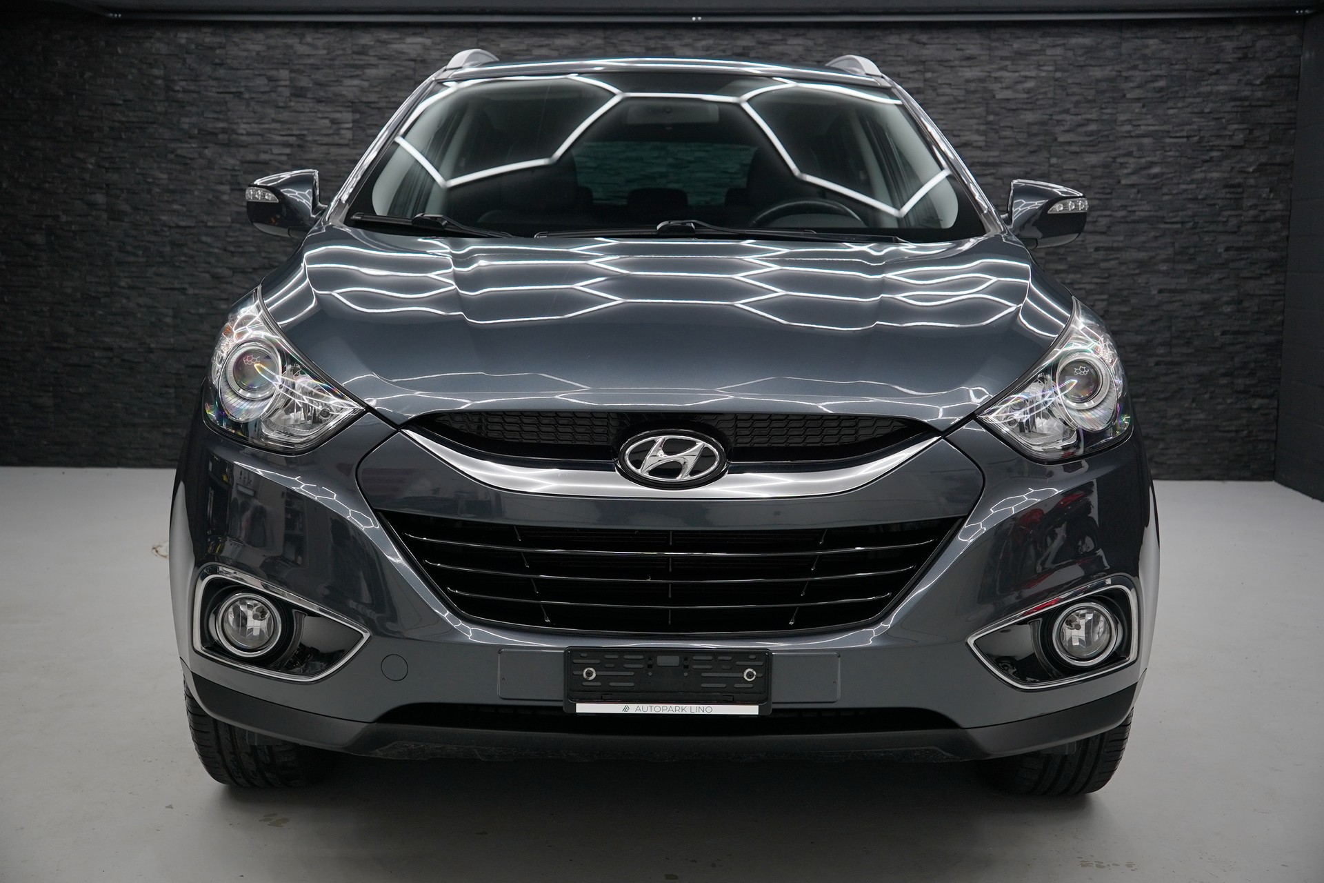 HYUNDAI iX 35 2.0 Style 4WD Automatic-showroom-element-1