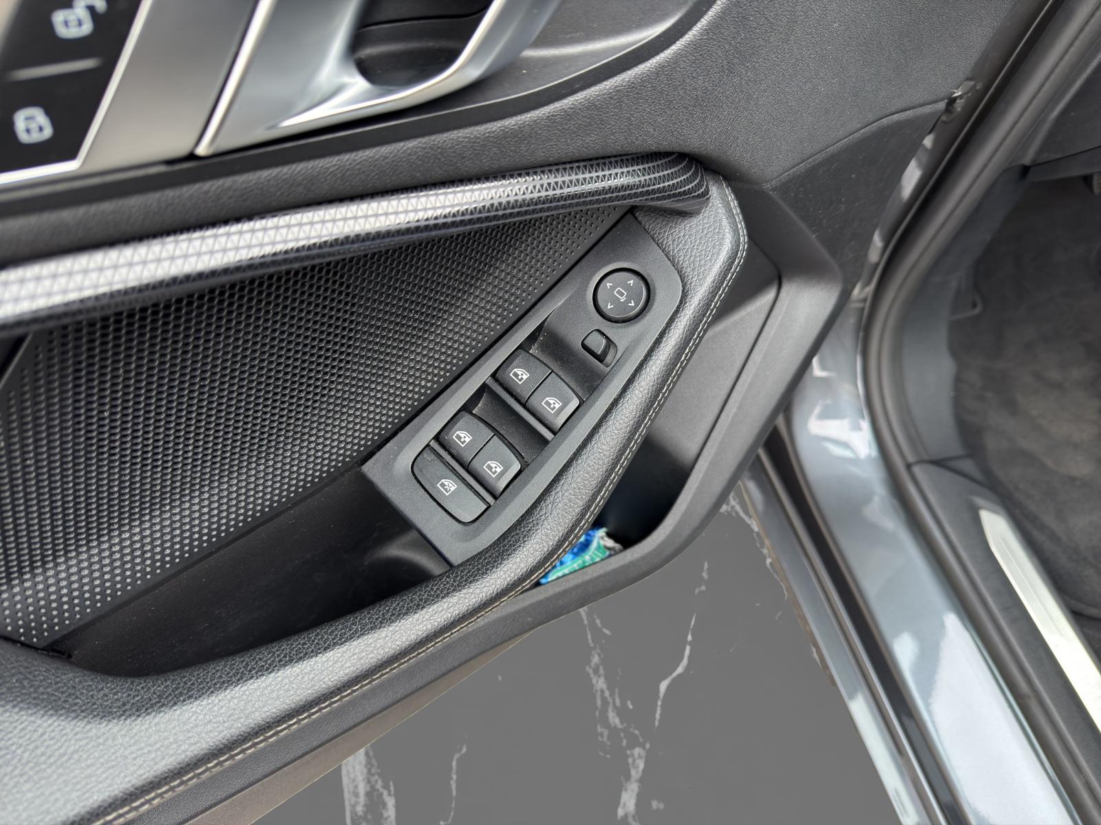 BMW 118i-image-8