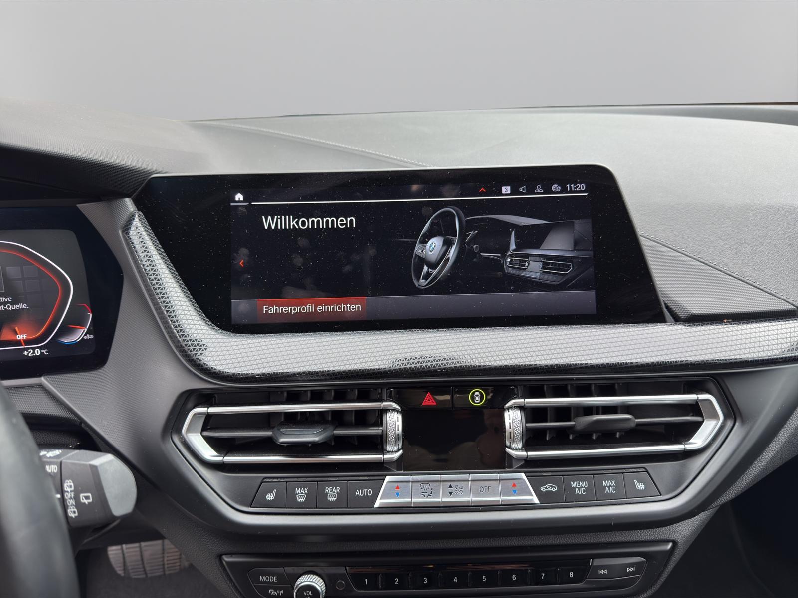 BMW 118i-image-18