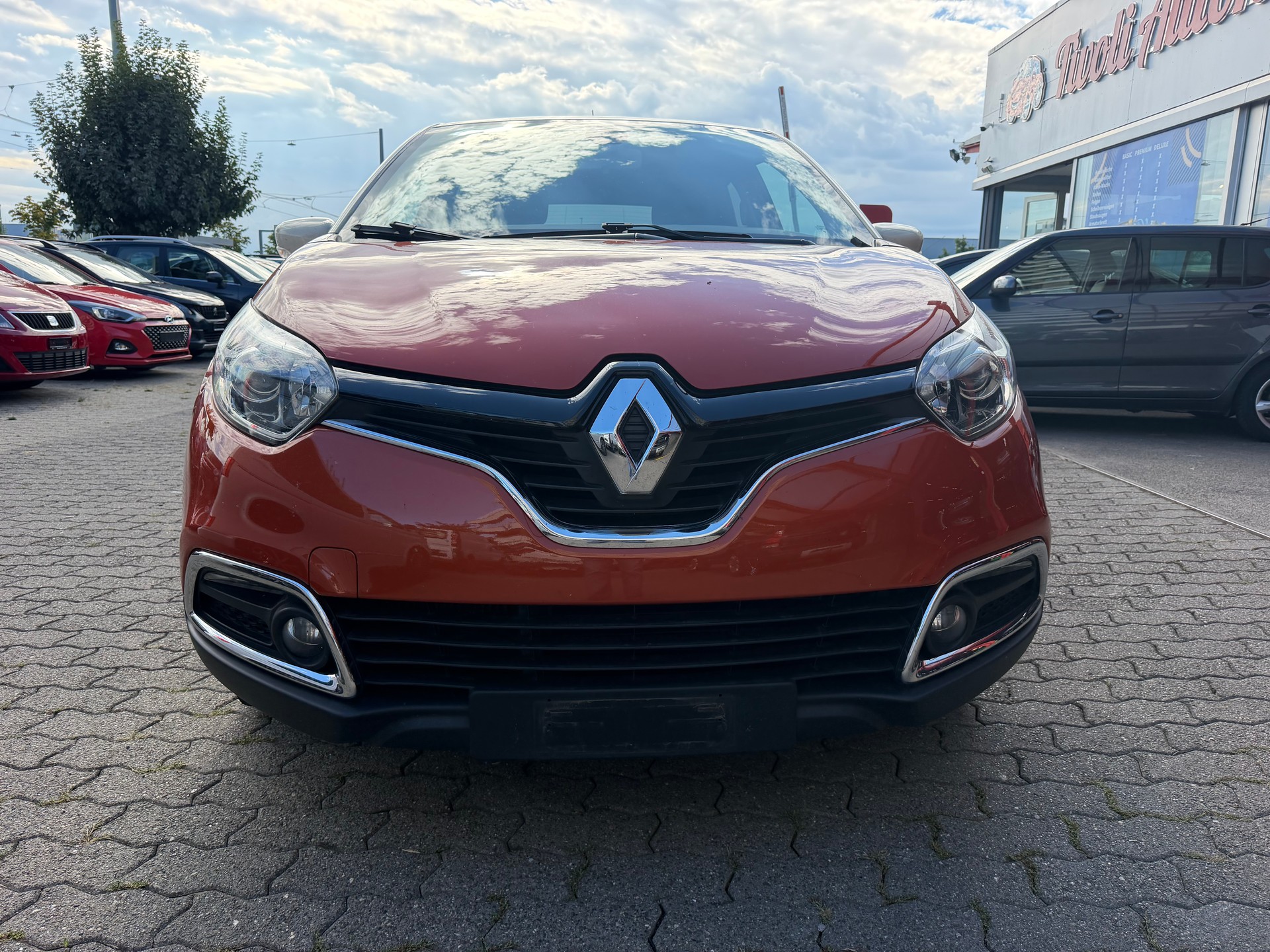 RENAULT Captur 1.2 T 16V Dynamique EDC-showroom-element-2