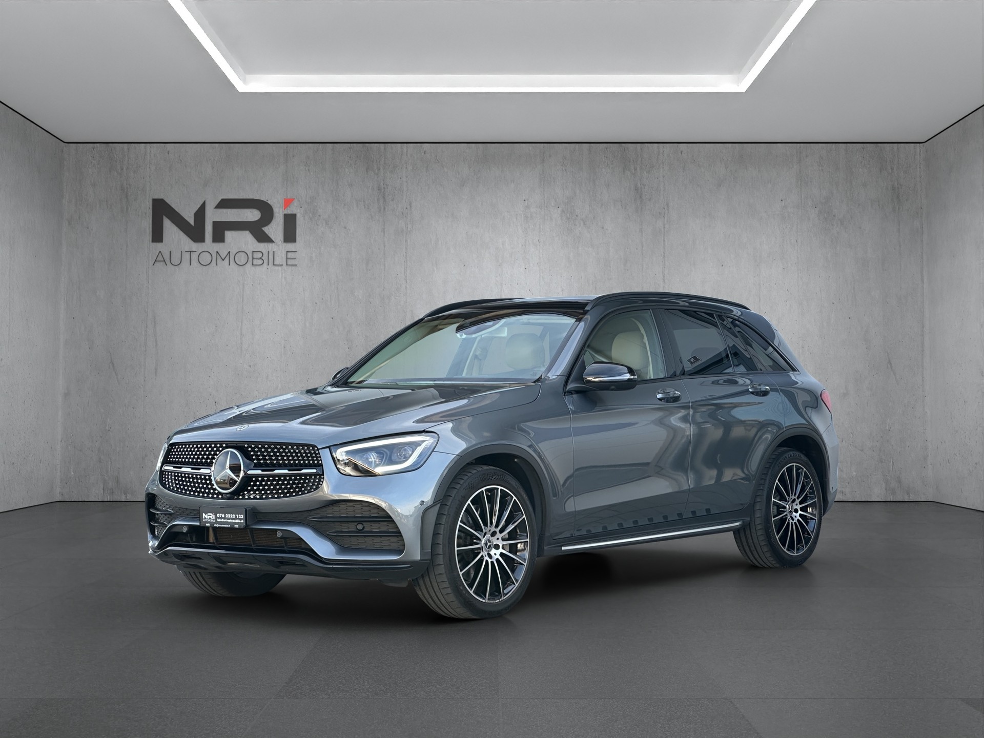MERCEDES-BENZ GLC 300 d AMG Line 4m