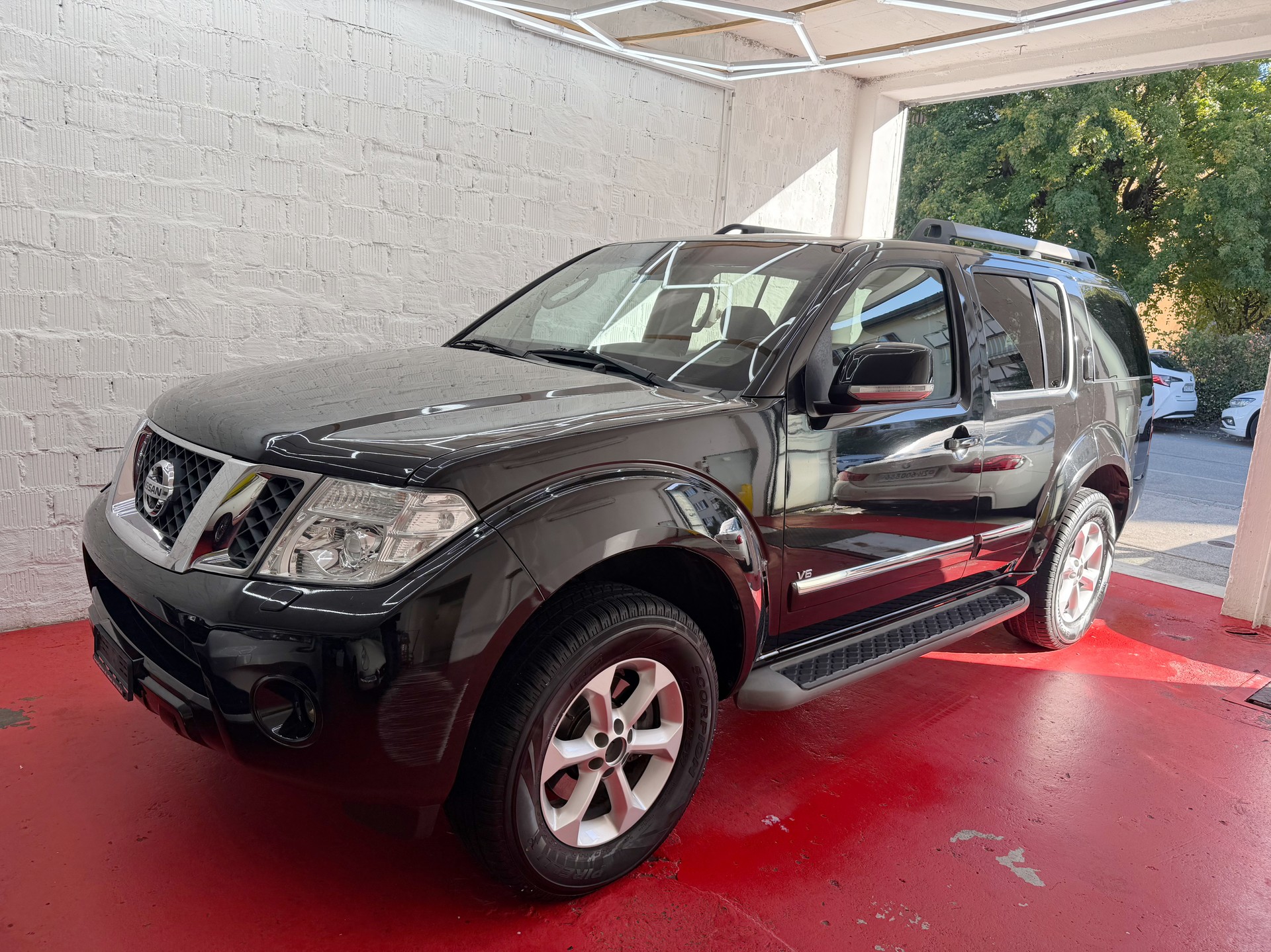 NISSAN Pathfinder 3.0 dCi LE Automatic