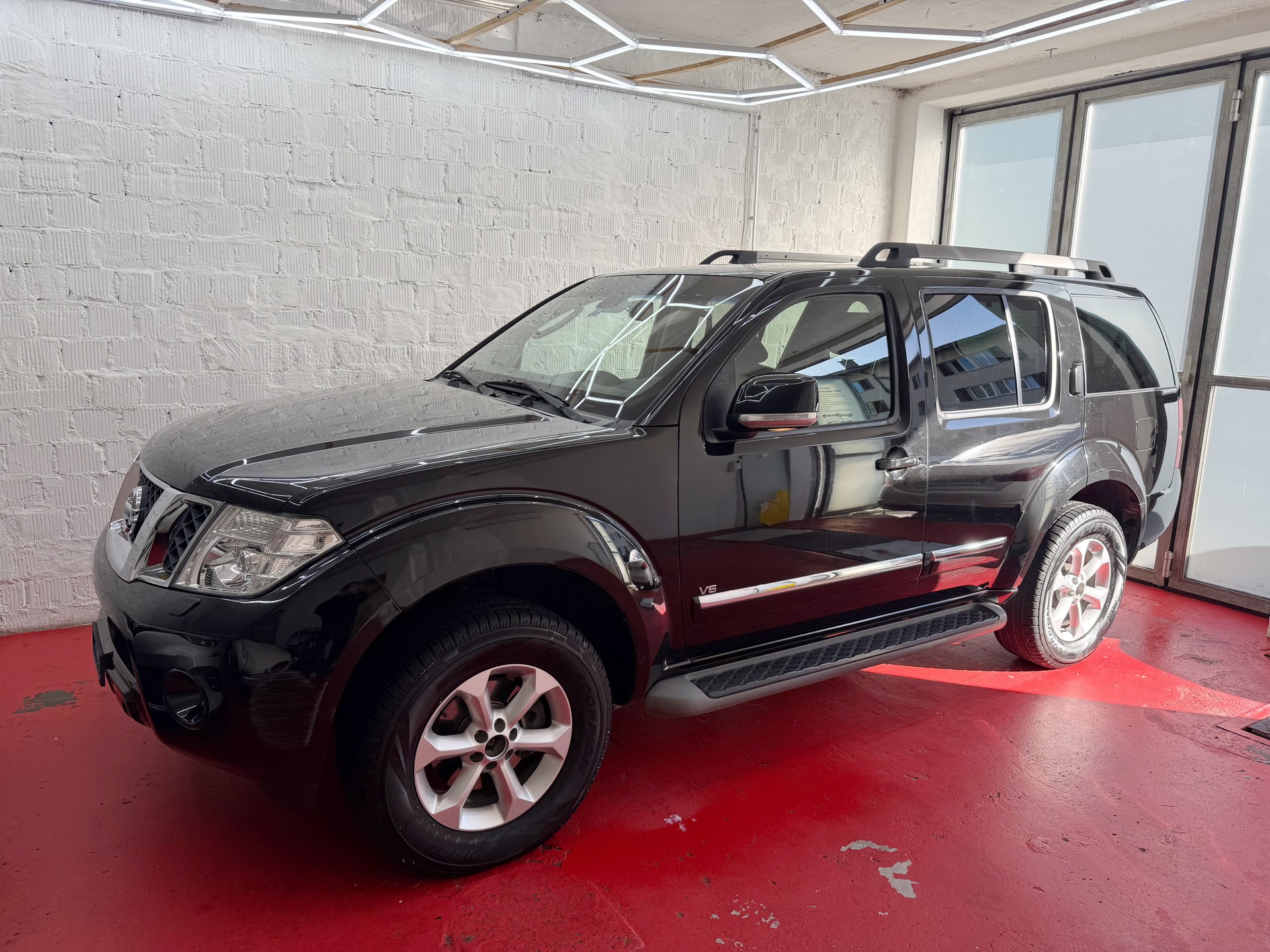 NISSAN Pathfinder 3.0 dCi LE Automatic-showroom-element-1