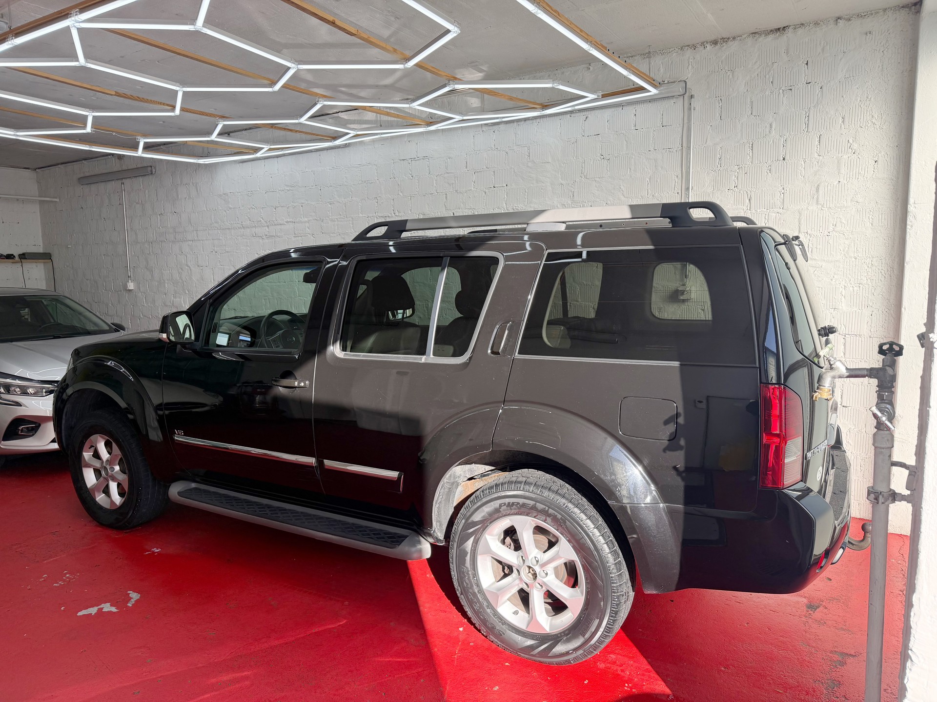 NISSAN Pathfinder 3.0 dCi LE Automatic-showroom-element-3
