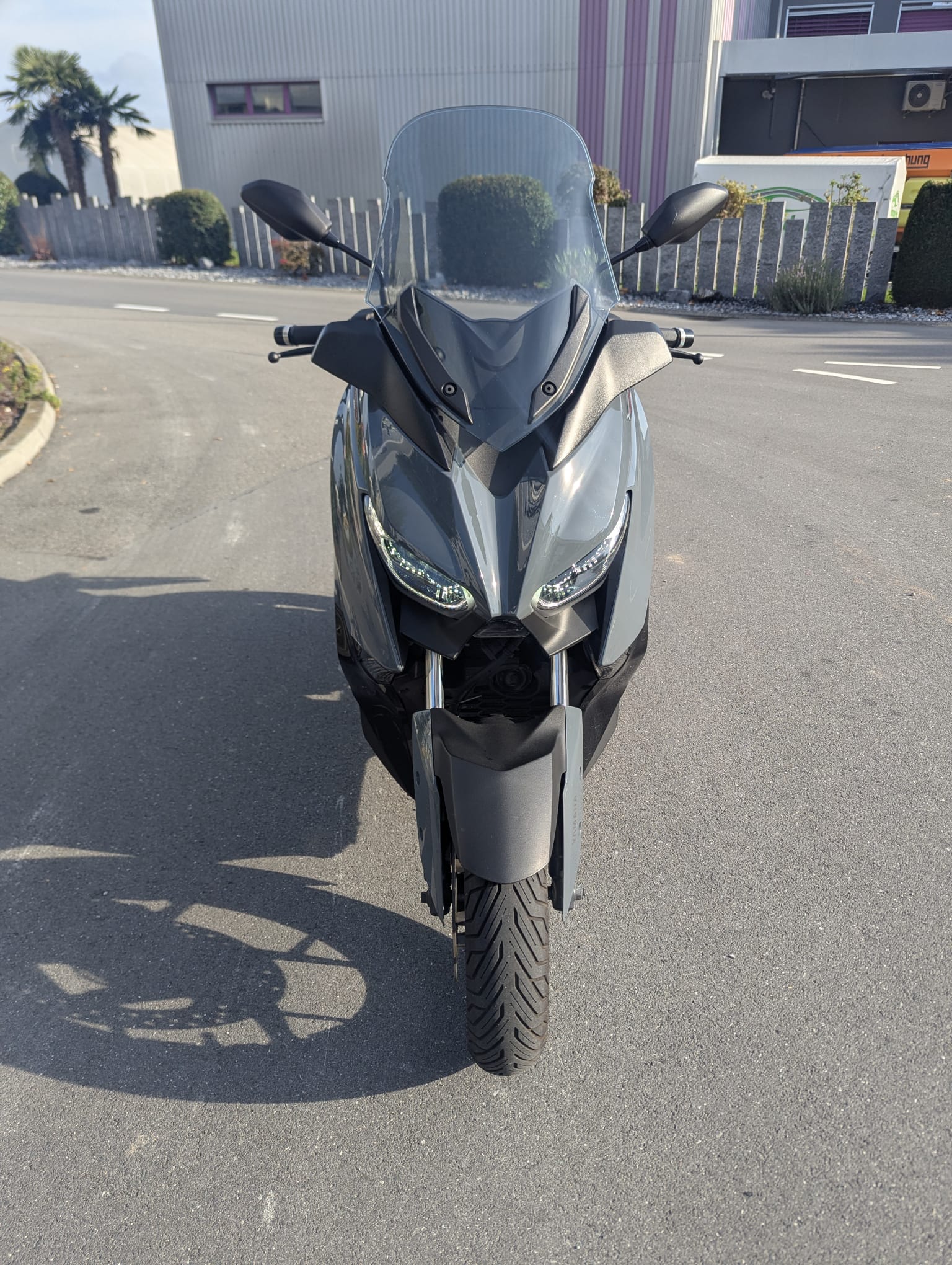YAMAHA X-Max 300 Tech Max-image-2