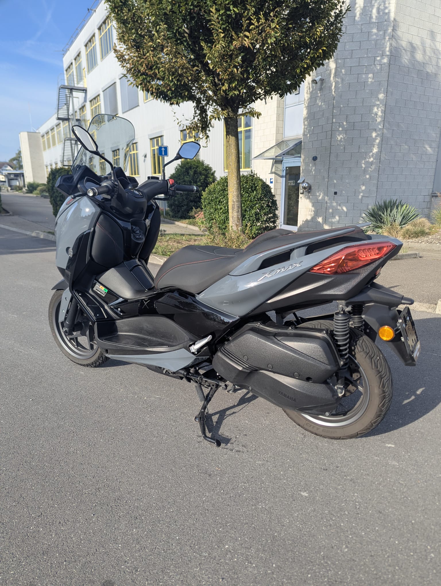 YAMAHA X-Max 300 Tech Max-image-1