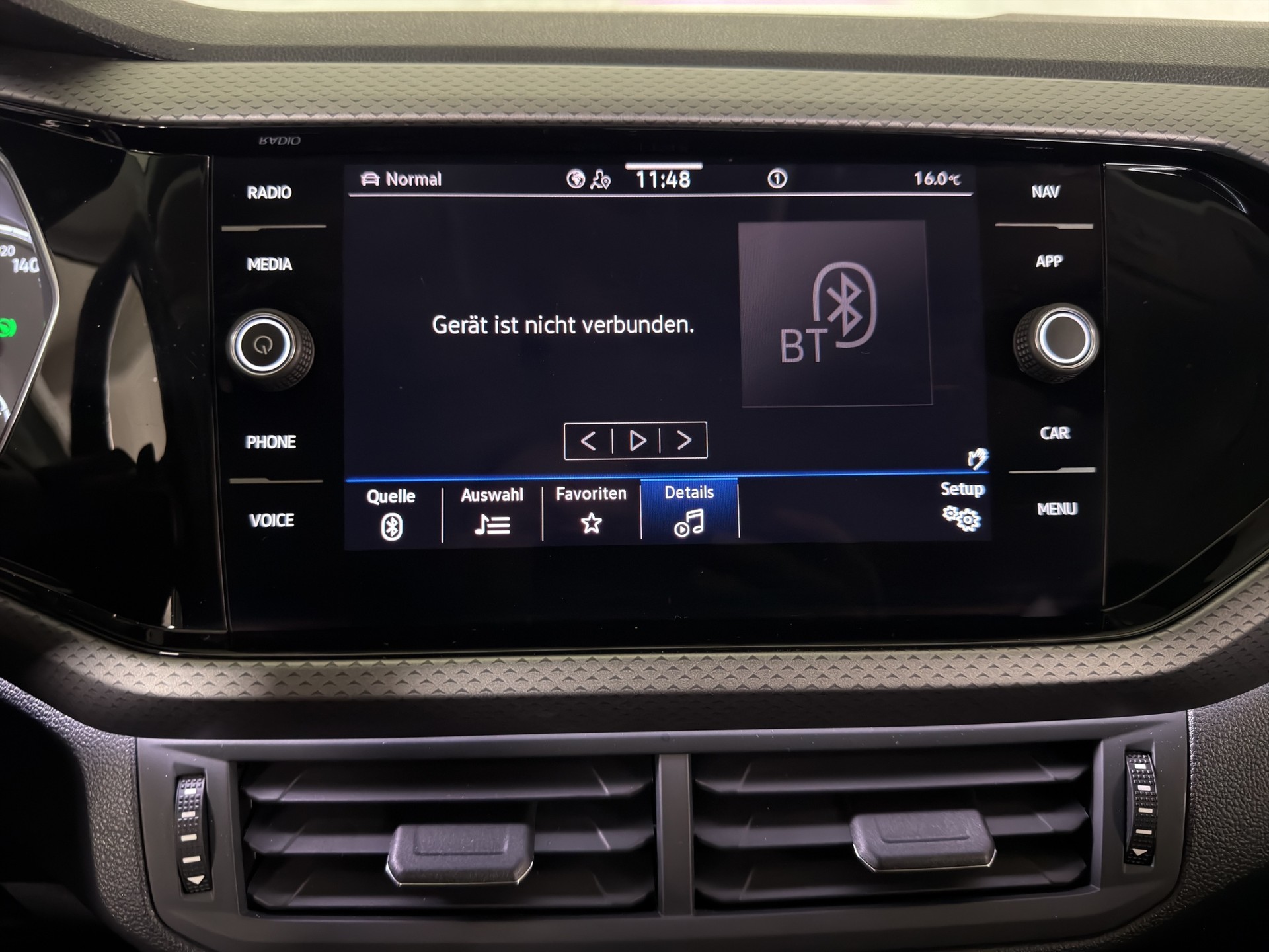 VW T-Cross 1.0 TSI Life DSG-image-16