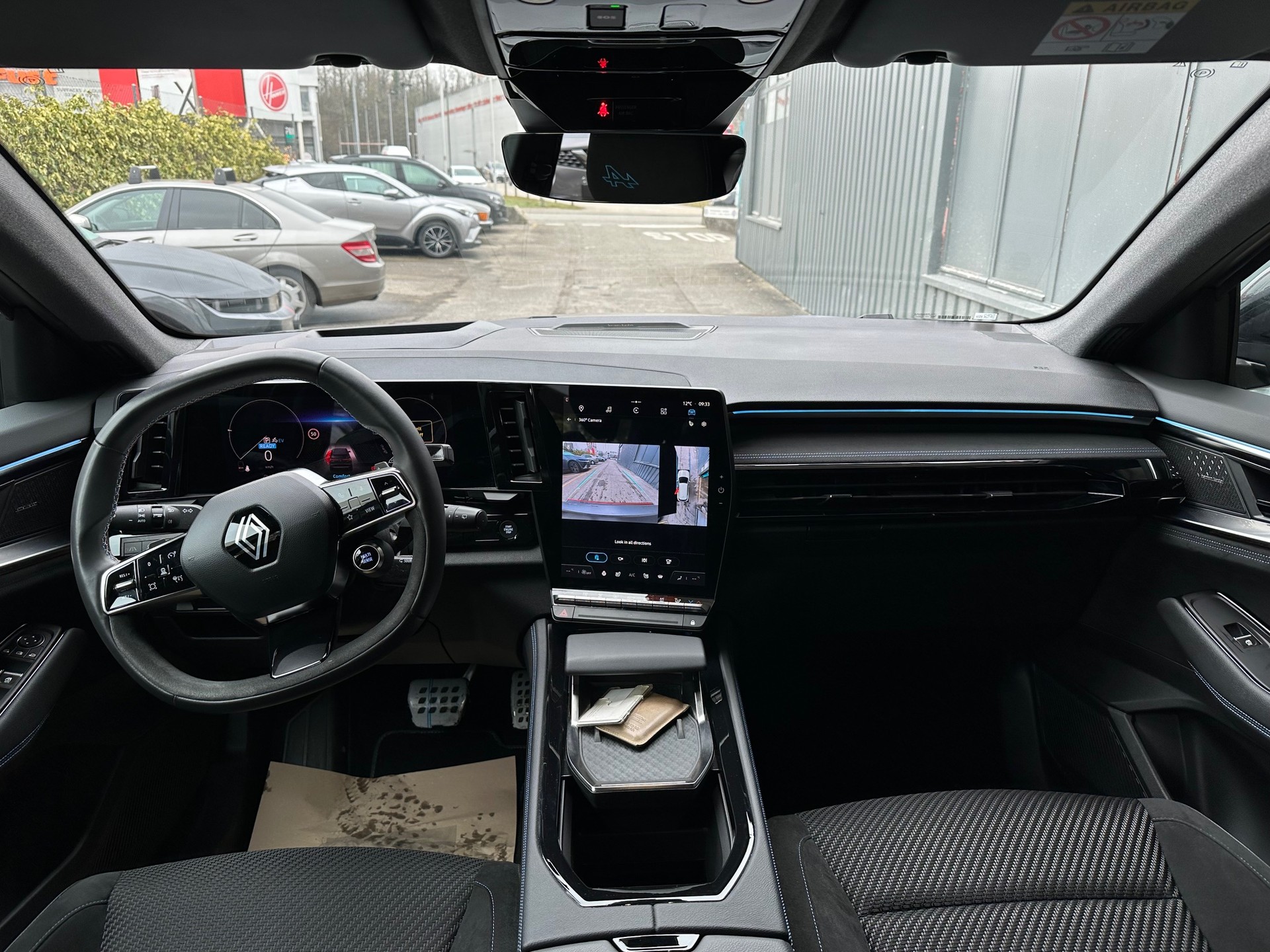 RENAULT Austral 1.2 HEV 200 Iconic Esprit Alpine A-image-8