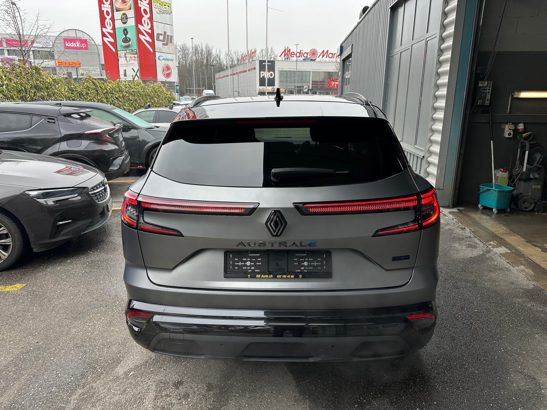 RENAULT Austral 1.2 HEV 200 Iconic Esprit Alpine A-image-3