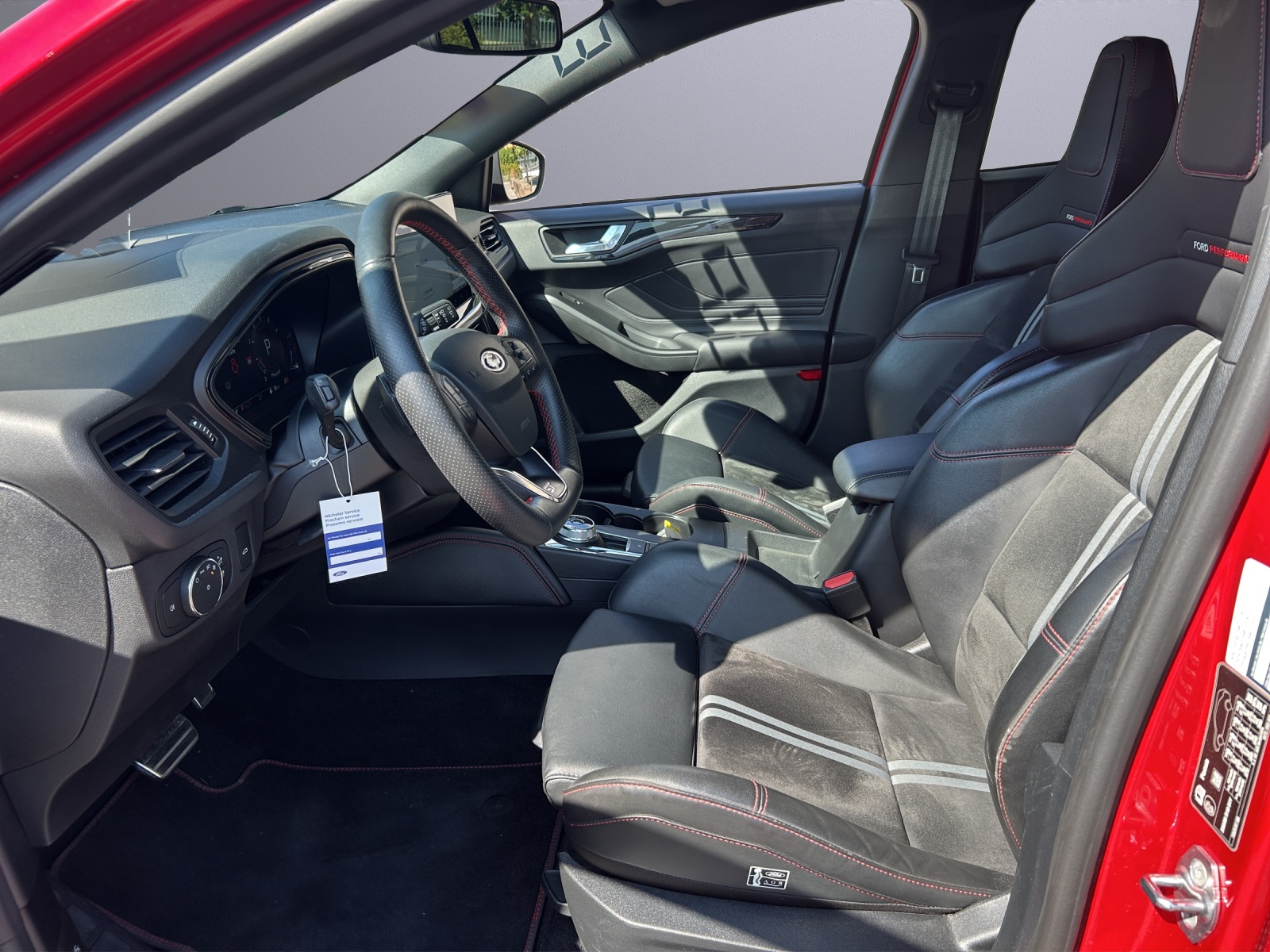FORD Focus Station Wagon 2.3 EcoB ST X-image-4