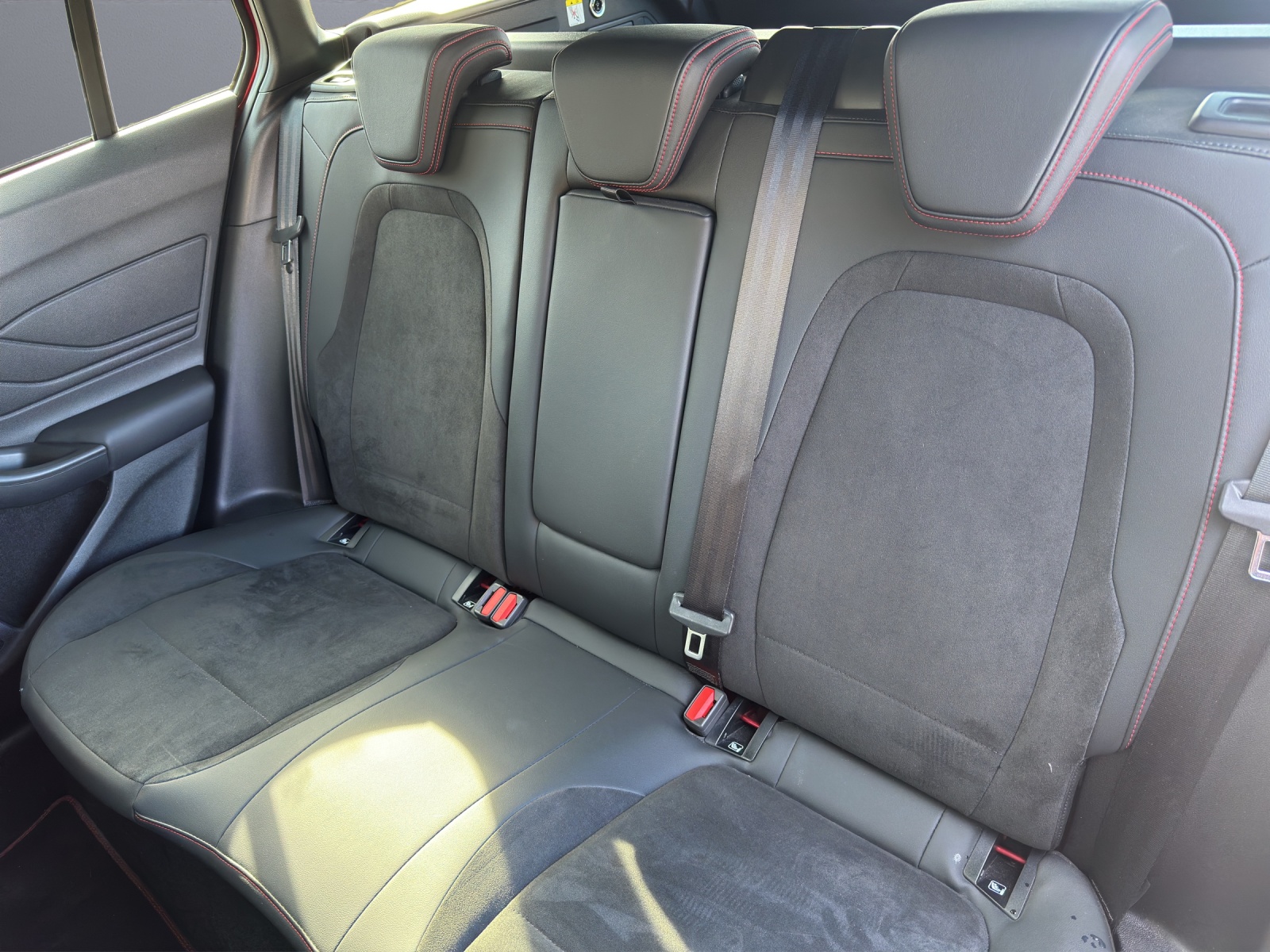 FORD Focus Station Wagon 2.3 EcoB ST X-image-7