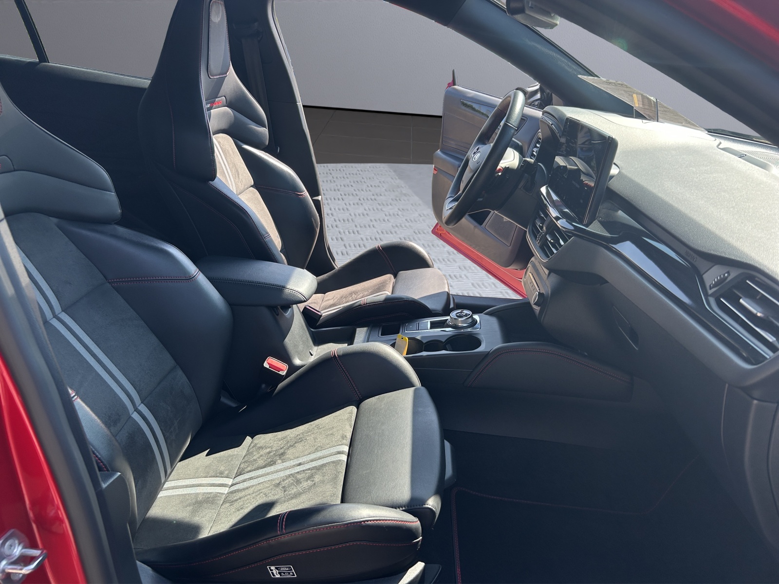 FORD Focus Station Wagon 2.3 EcoB ST X-image-11
