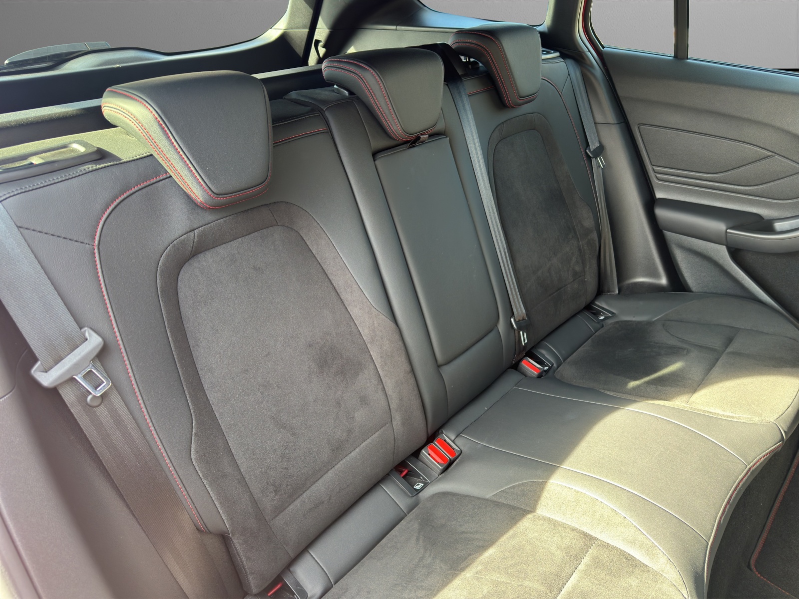 FORD Focus Station Wagon 2.3 EcoB ST X-image-12