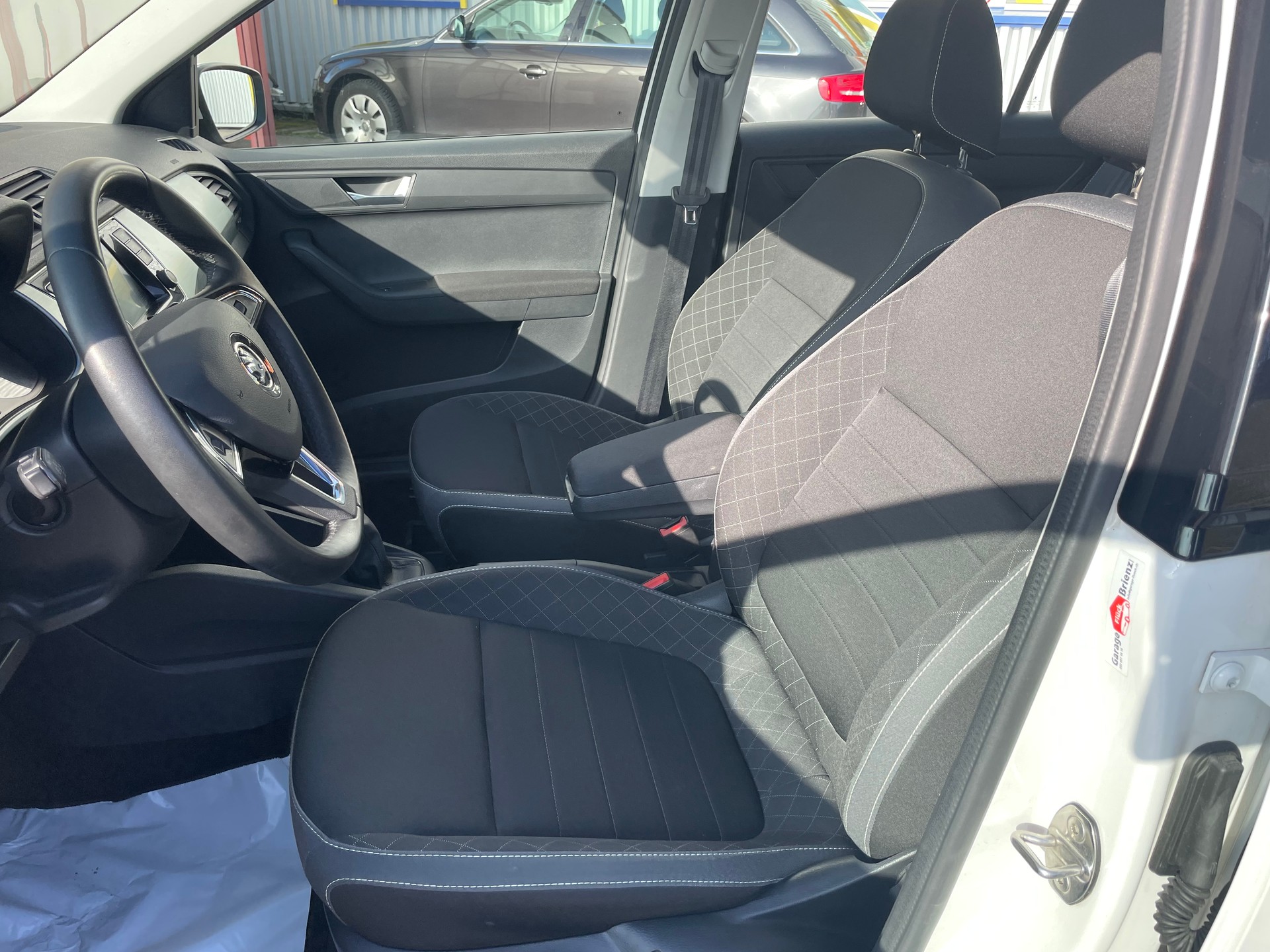 SKODA Fabia 1.0 TSI Ambition-image-4