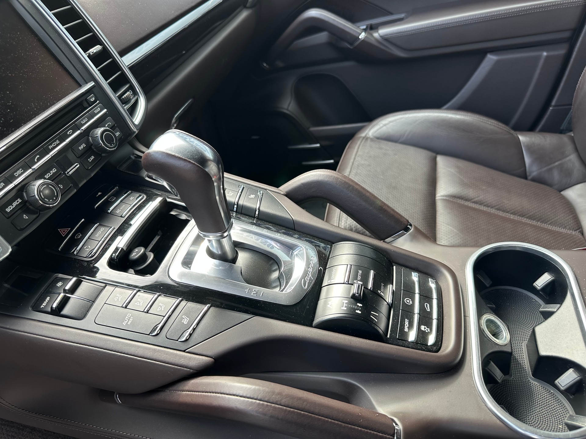 PORSCHE Cayenne Tiptronic-image-8