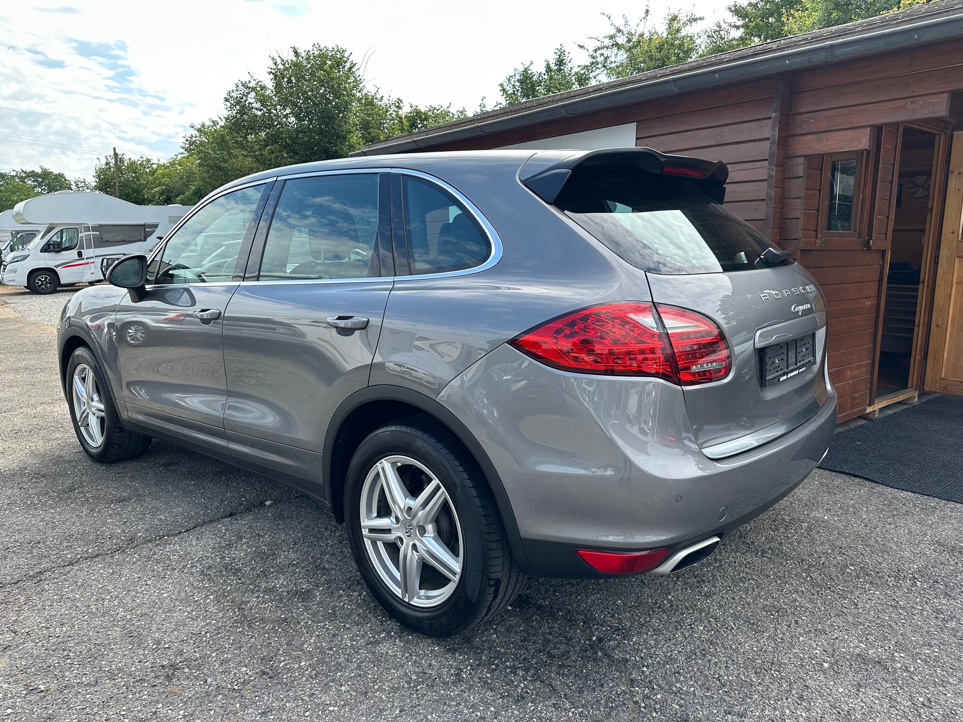 PORSCHE Cayenne Tiptronic-showroom-element-2