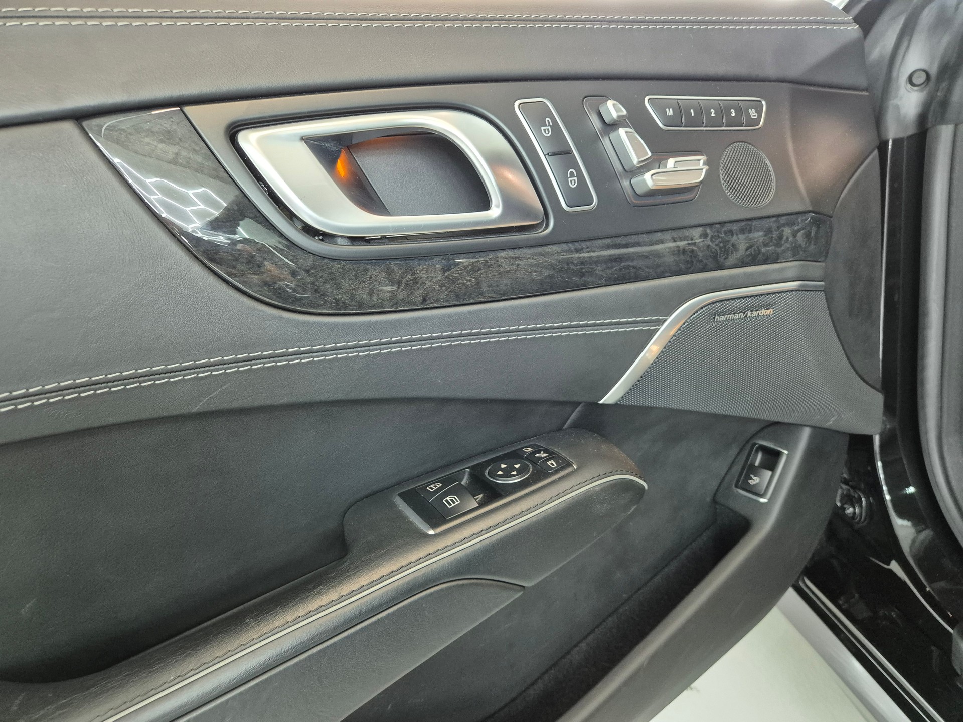 MERCEDES-BENZ SL 63 AMG Speedshift-image-17