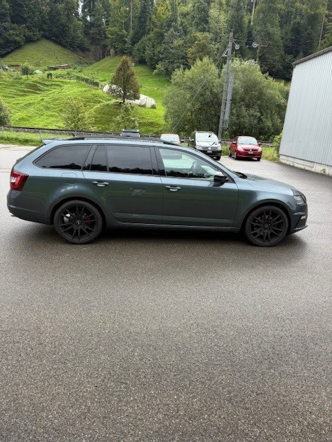 SKODA Octavia Combi 2.0 TDI RS 4x4 DSG-image-6