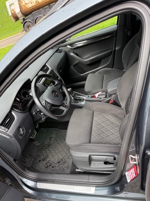SKODA Octavia Combi 2.0 TDI RS 4x4 DSG-image-8