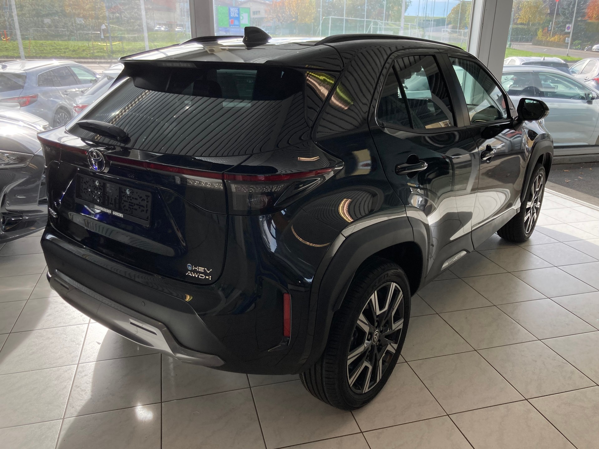 TOYOTA Yaris Cross 1.5 Premium AWDi e-CVT-image-6