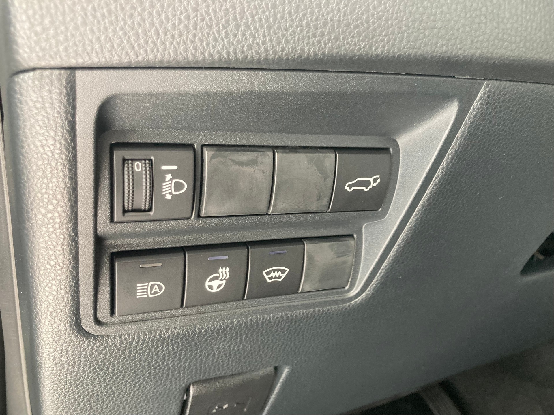 TOYOTA Yaris Cross 1.5 Premium AWDi e-CVT-image-11