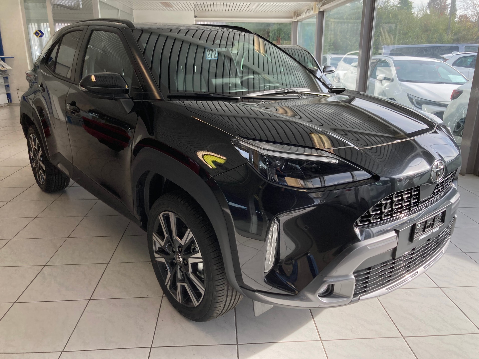 TOYOTA Yaris Cross 1.5 Premium AWDi e-CVT-image-1