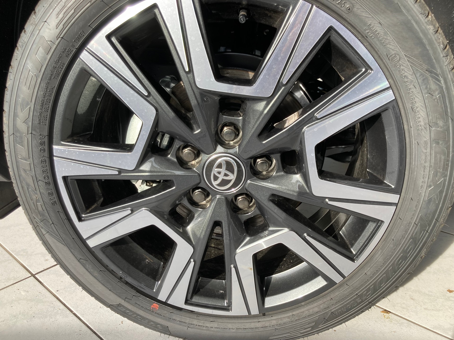 TOYOTA Yaris Cross 1.5 Premium AWDi e-CVT-image-14