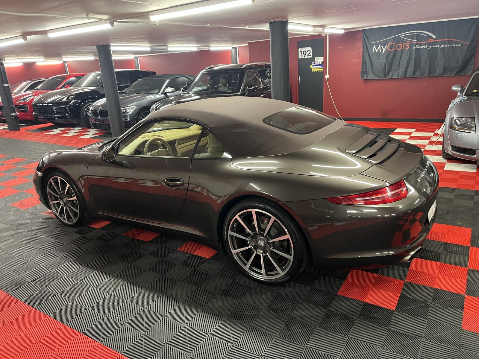 PORSCHE 911 Cabrio Carrera PDK-image-9