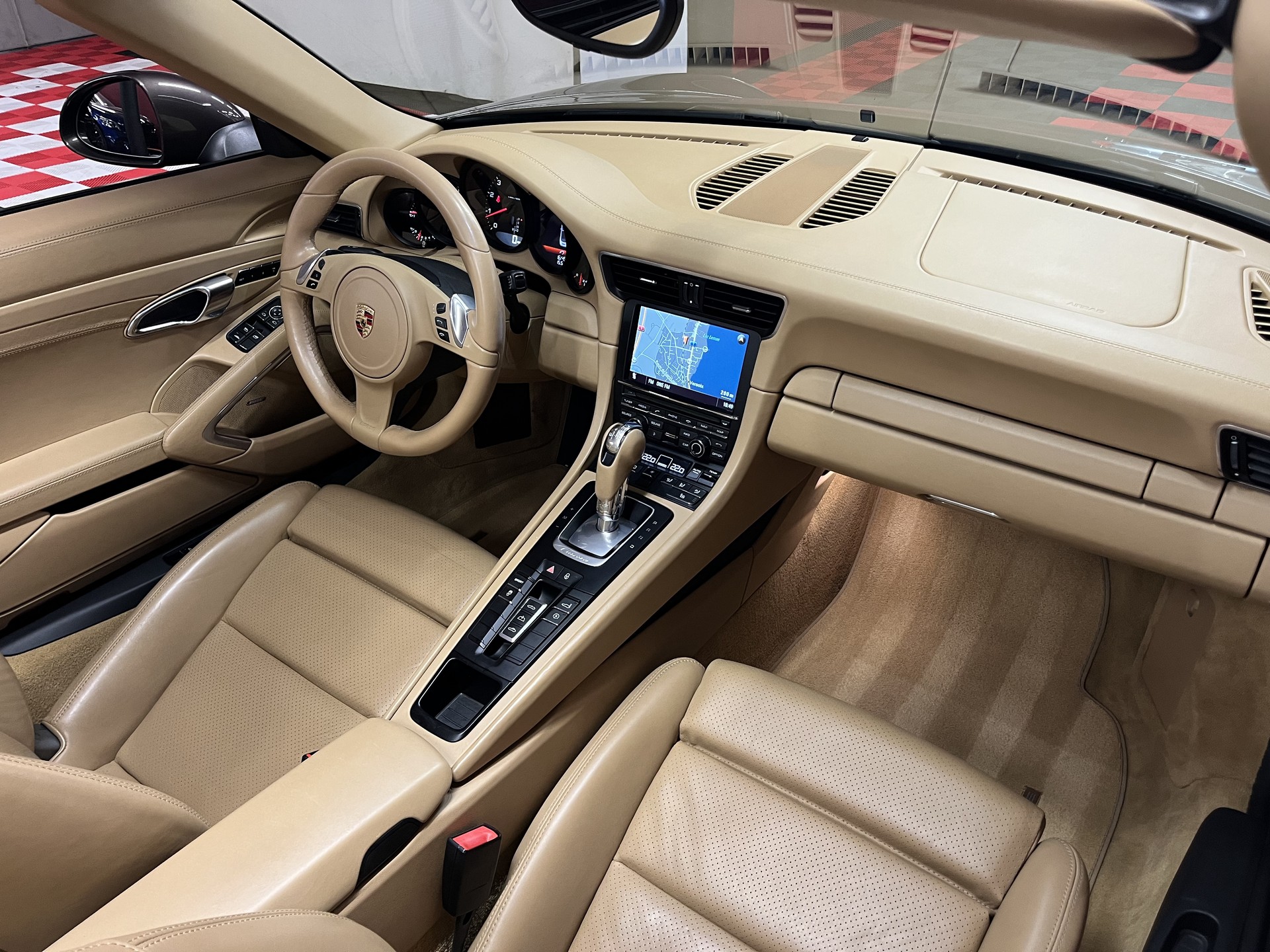 PORSCHE 911 Cabrio Carrera PDK-image-13
