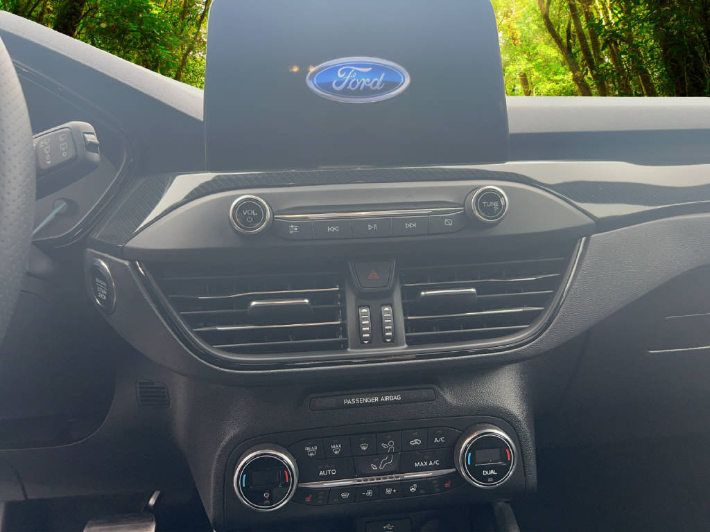 FORD Focus Station Wagon 2.0 EcoBlue 150 ST-Line-image-8