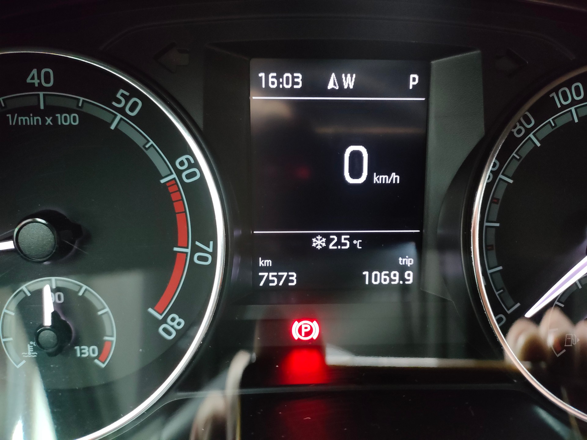 SKODA Fabia 1.0 TSI Ambition DSG-image-9