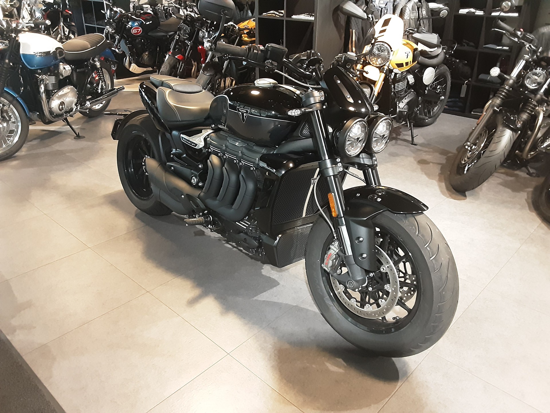 TRIUMPH Rocket 3 R Storm-image-2