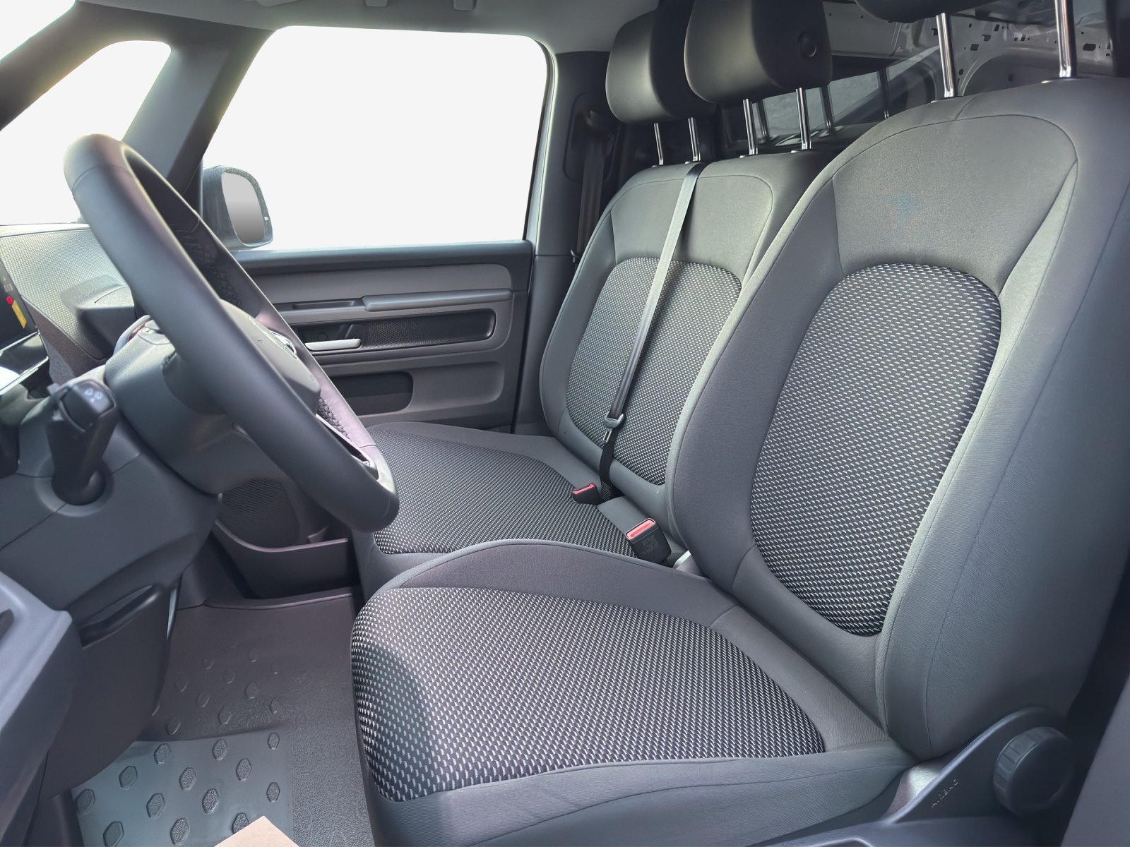 VW ID. Buzz Cargo Pro 4Motion-image-7