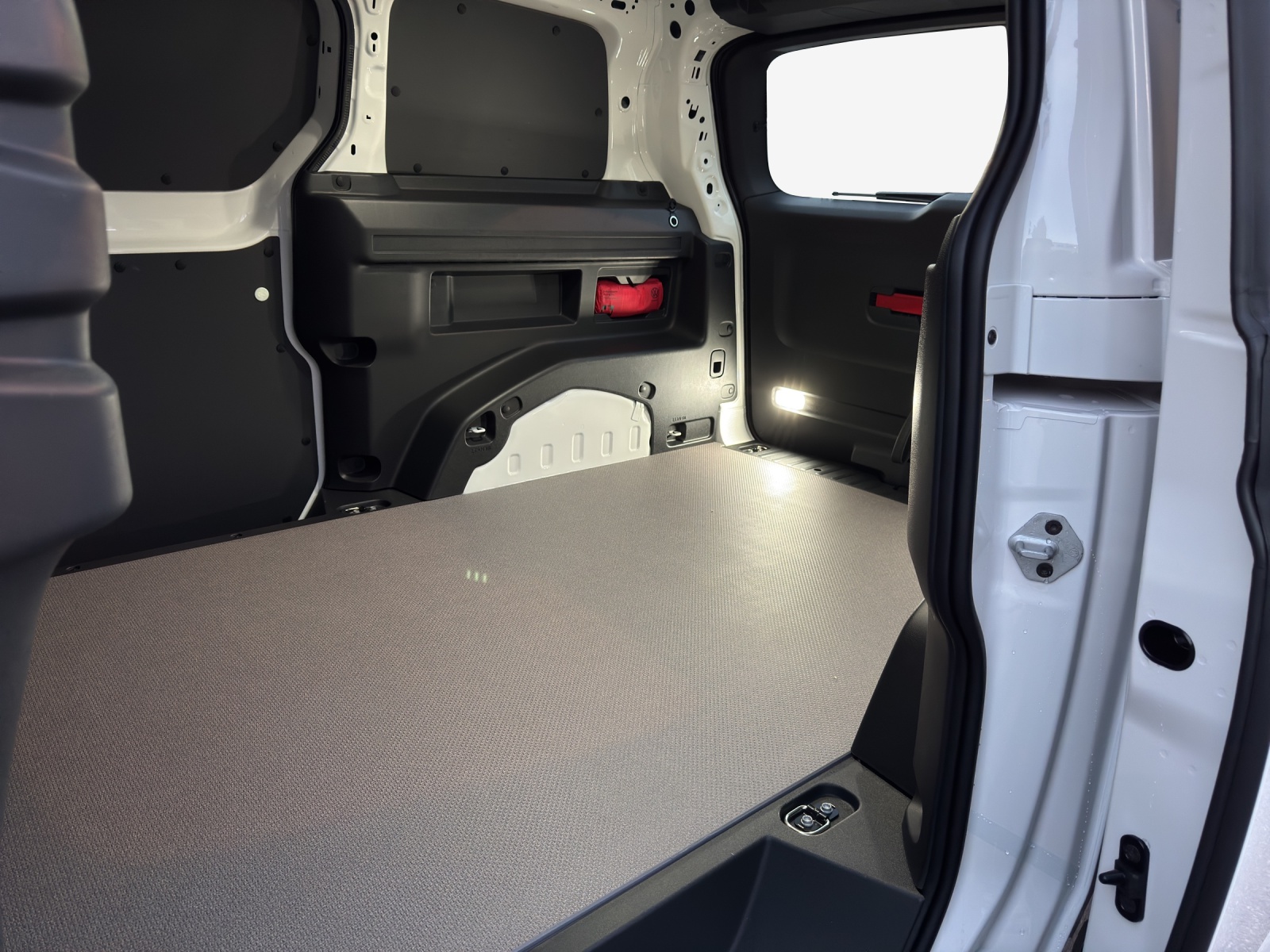 VW ID. Buzz Cargo Pro 4Motion-image-11