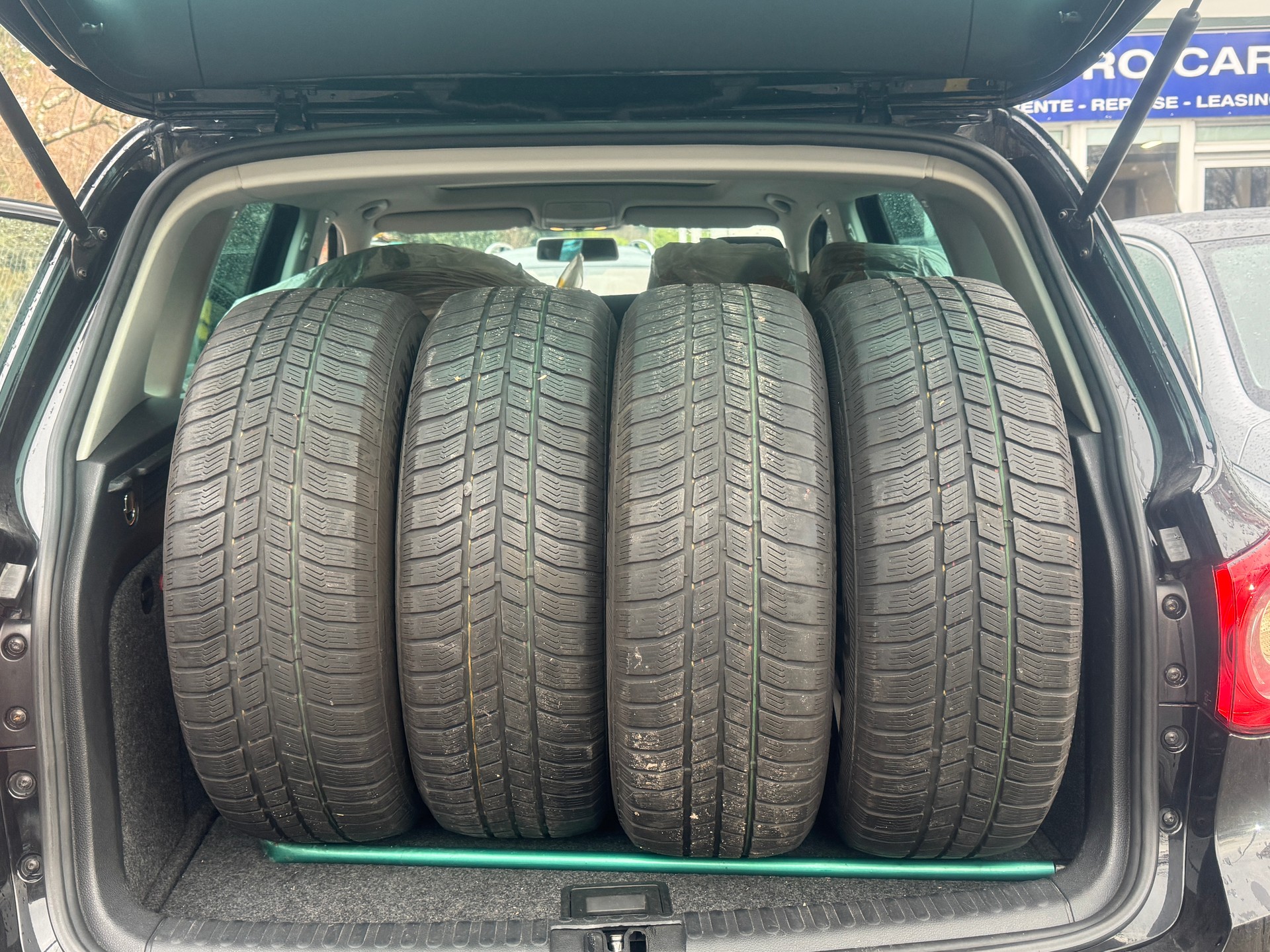 VW Tiguan 2.0 TSI Sport&Style-image-14