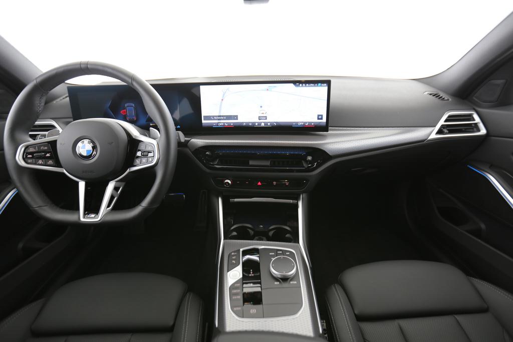 BMW 330d xDrive Touring-image-4