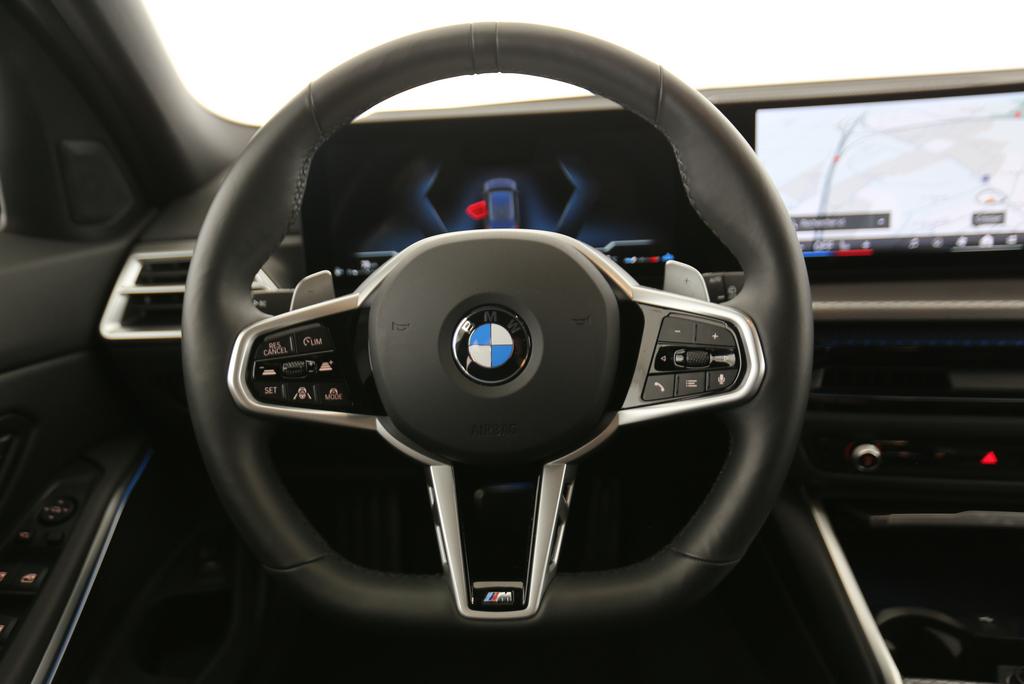 BMW 330d xDrive Touring-image-6