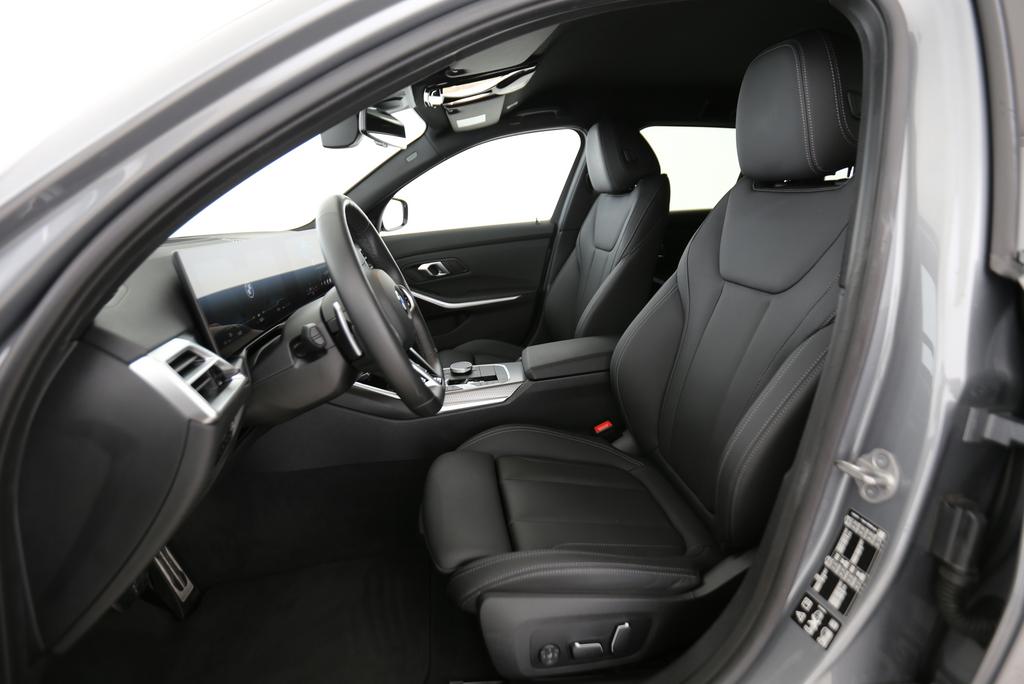BMW 330d xDrive Touring-showroom-element-2