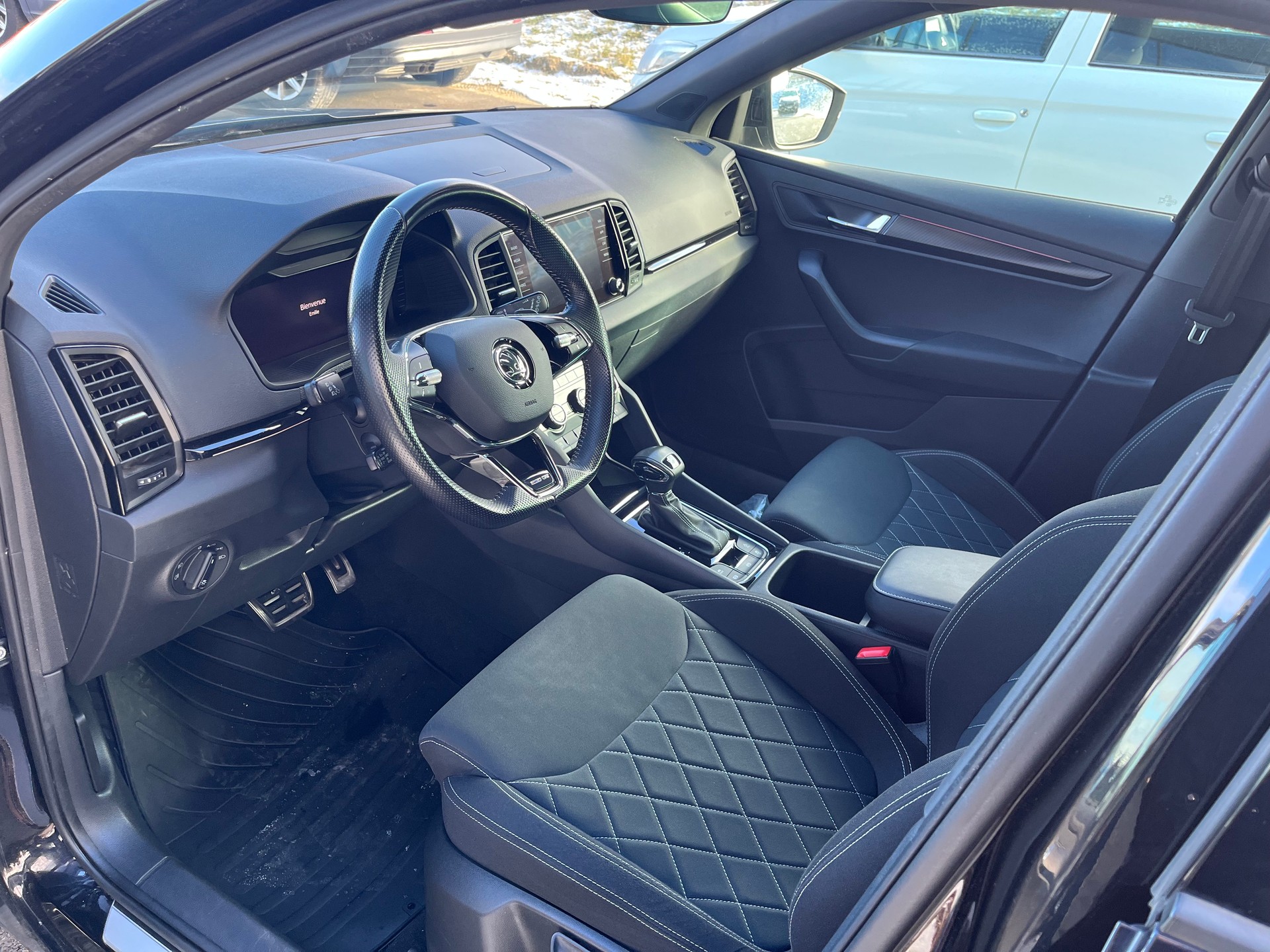 SKODA Karoq 2.0 TSI SportLine 4x4 DSG-image-6
