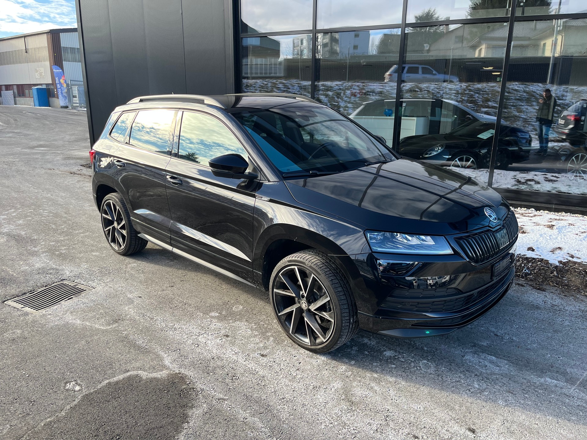 SKODA Karoq 2.0 TSI SportLine 4x4 DSG-image-1