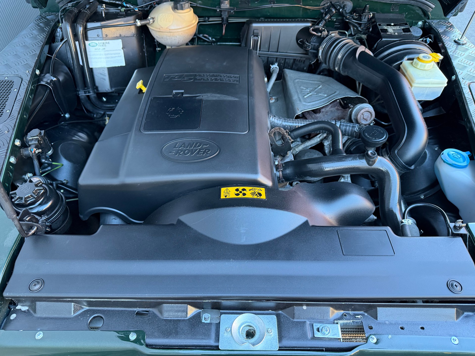 LAND ROVER Defender 110 TD5 EPSOM verzinkt-image-11