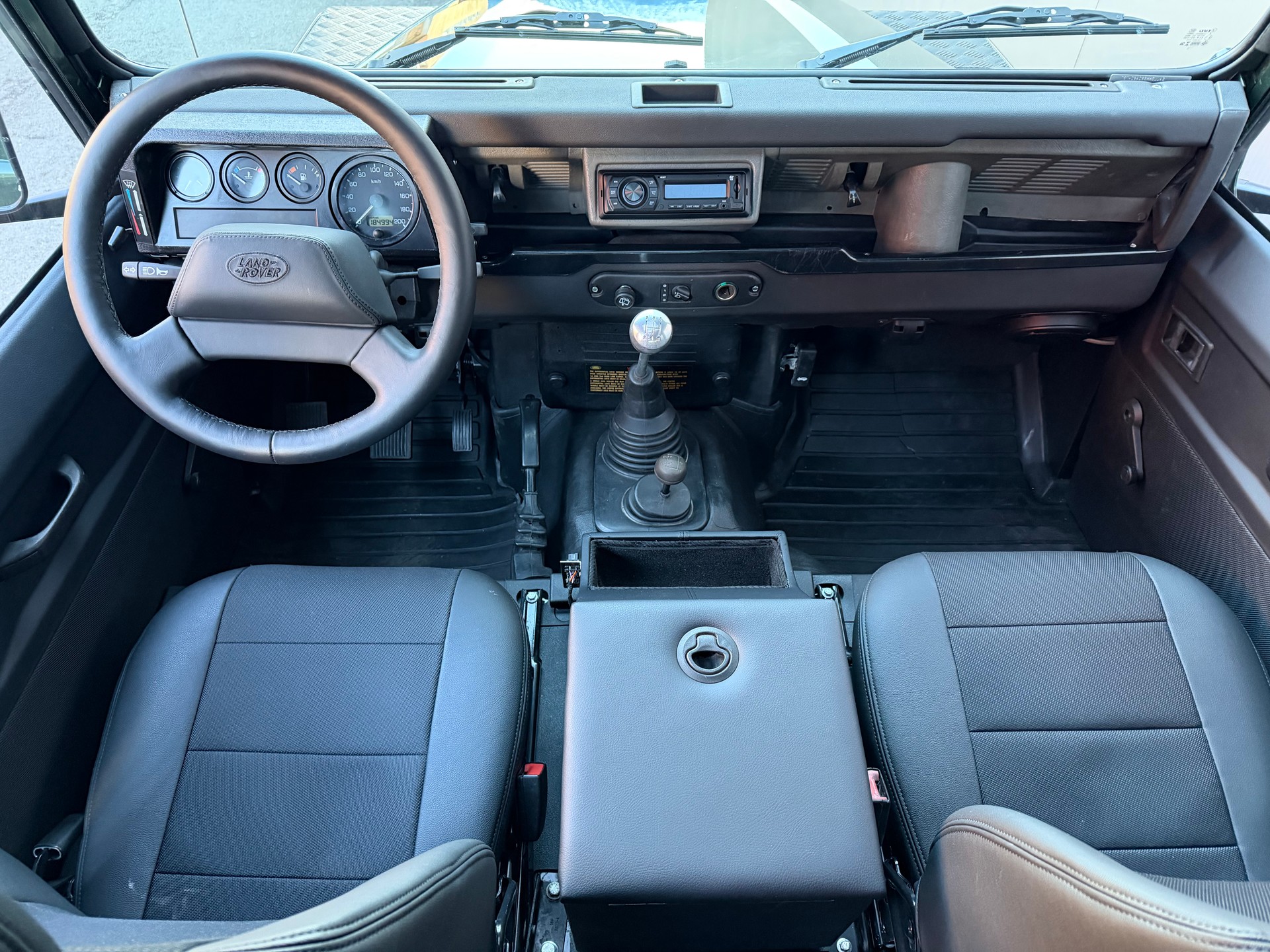 LAND ROVER Defender 110 TD5 EPSOM verzinkt-image-8