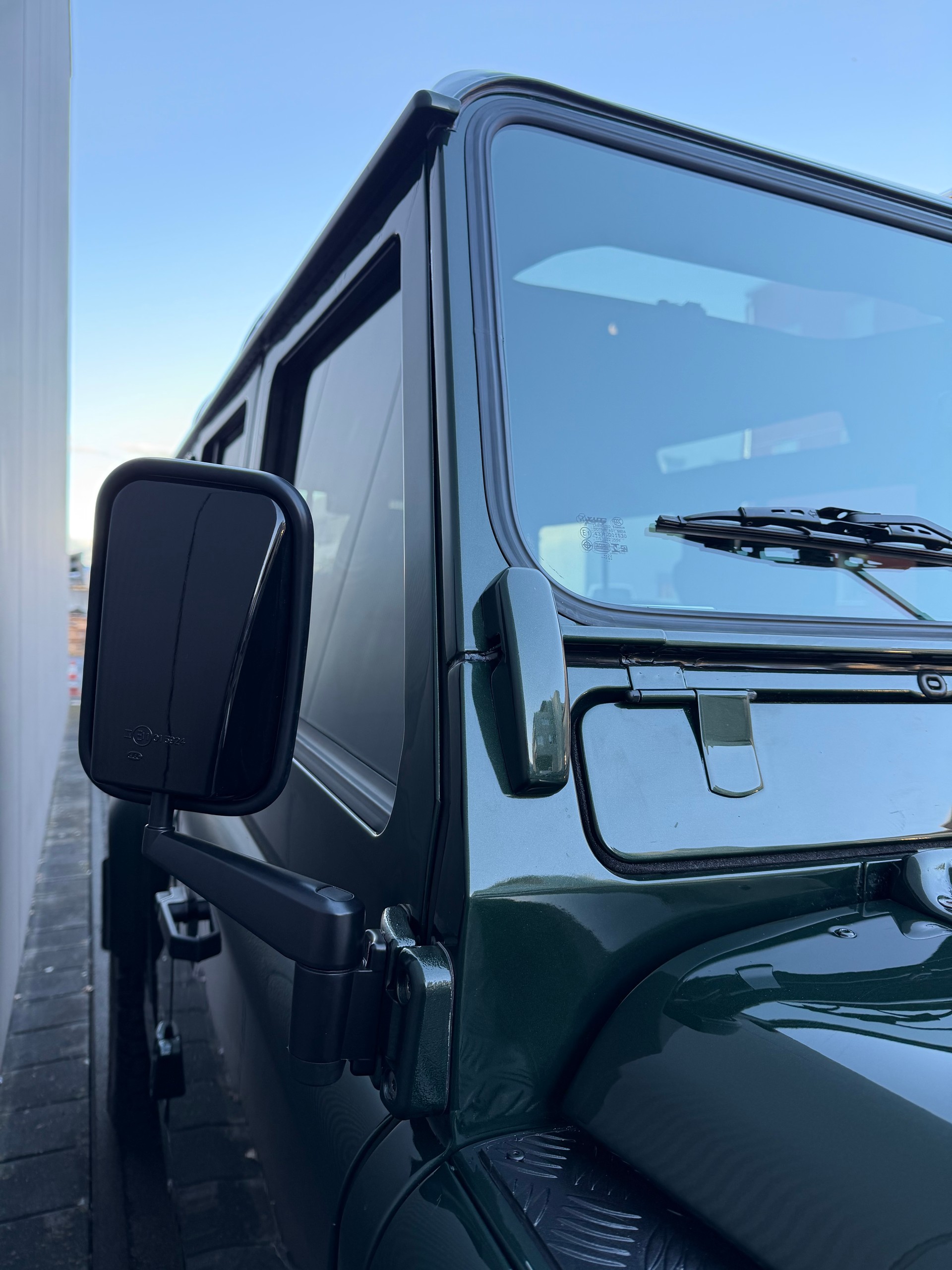 LAND ROVER Defender 110 TD5 EPSOM verzinkt-image-24